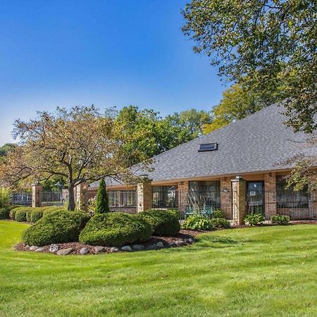 Americinn And Suites By Wyndham Delafield-Waukesha-Milwaukee Ngoại thất bức ảnh