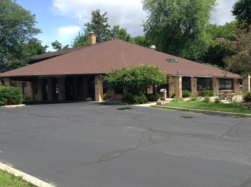 Americinn And Suites By Wyndham Delafield-Waukesha-Milwaukee Ngoại thất bức ảnh