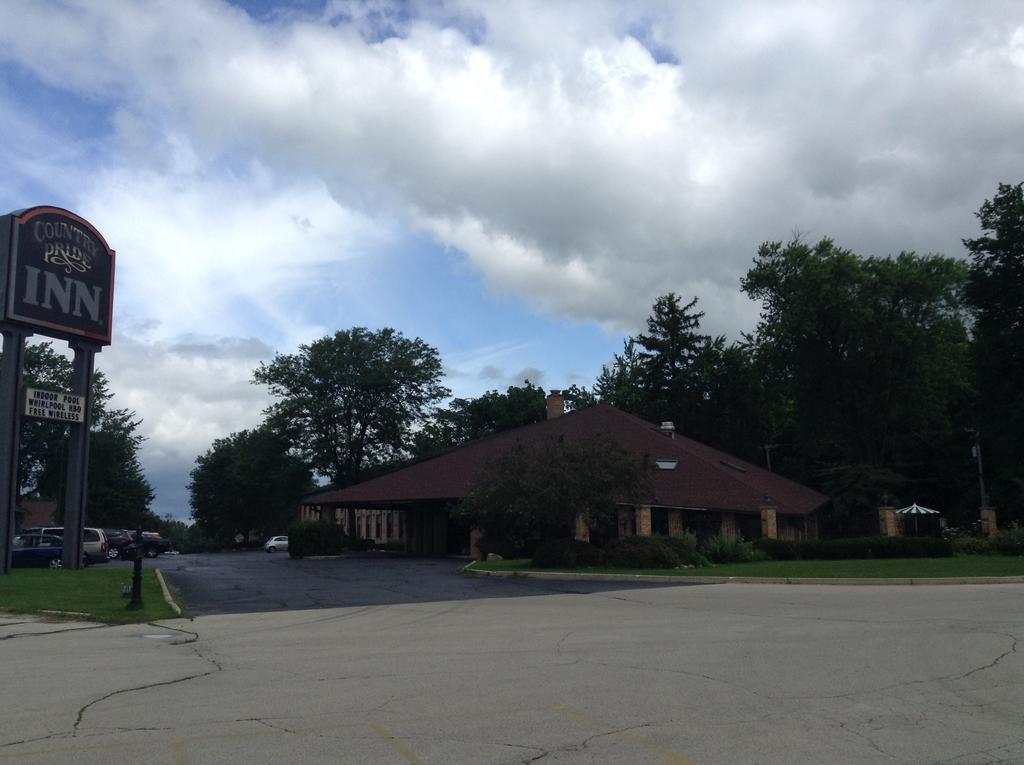 Americinn And Suites By Wyndham Delafield-Waukesha-Milwaukee Ngoại thất bức ảnh