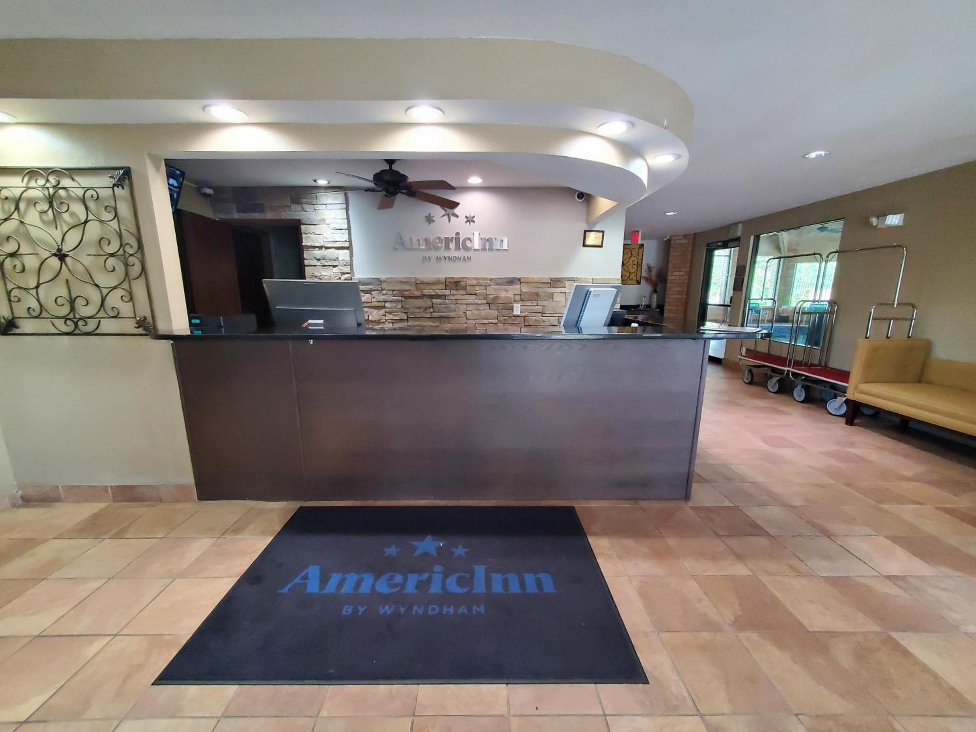 Americinn And Suites By Wyndham Delafield-Waukesha-Milwaukee Ngoại thất bức ảnh