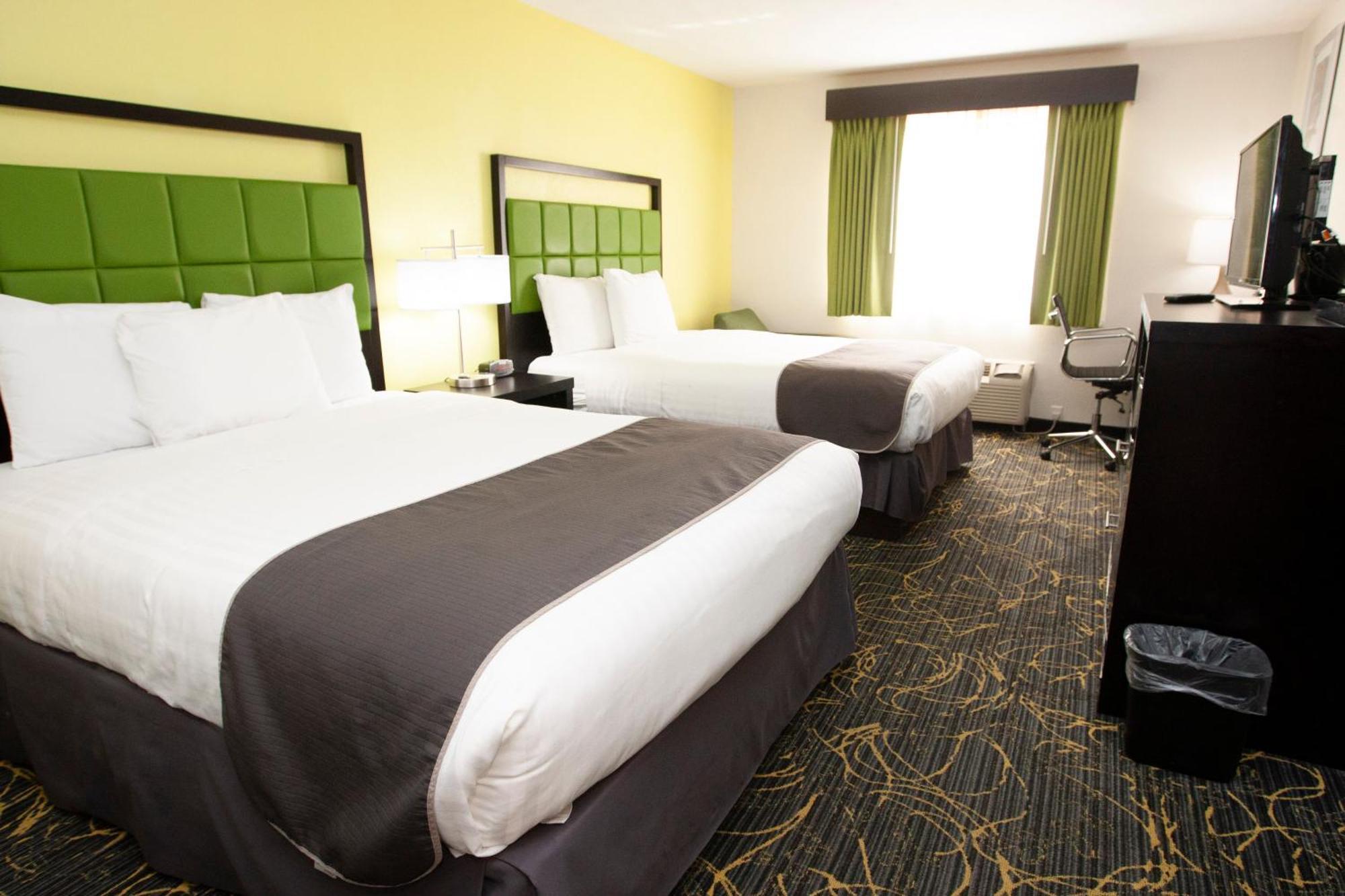 Americinn And Suites By Wyndham Delafield-Waukesha-Milwaukee Phòng bức ảnh