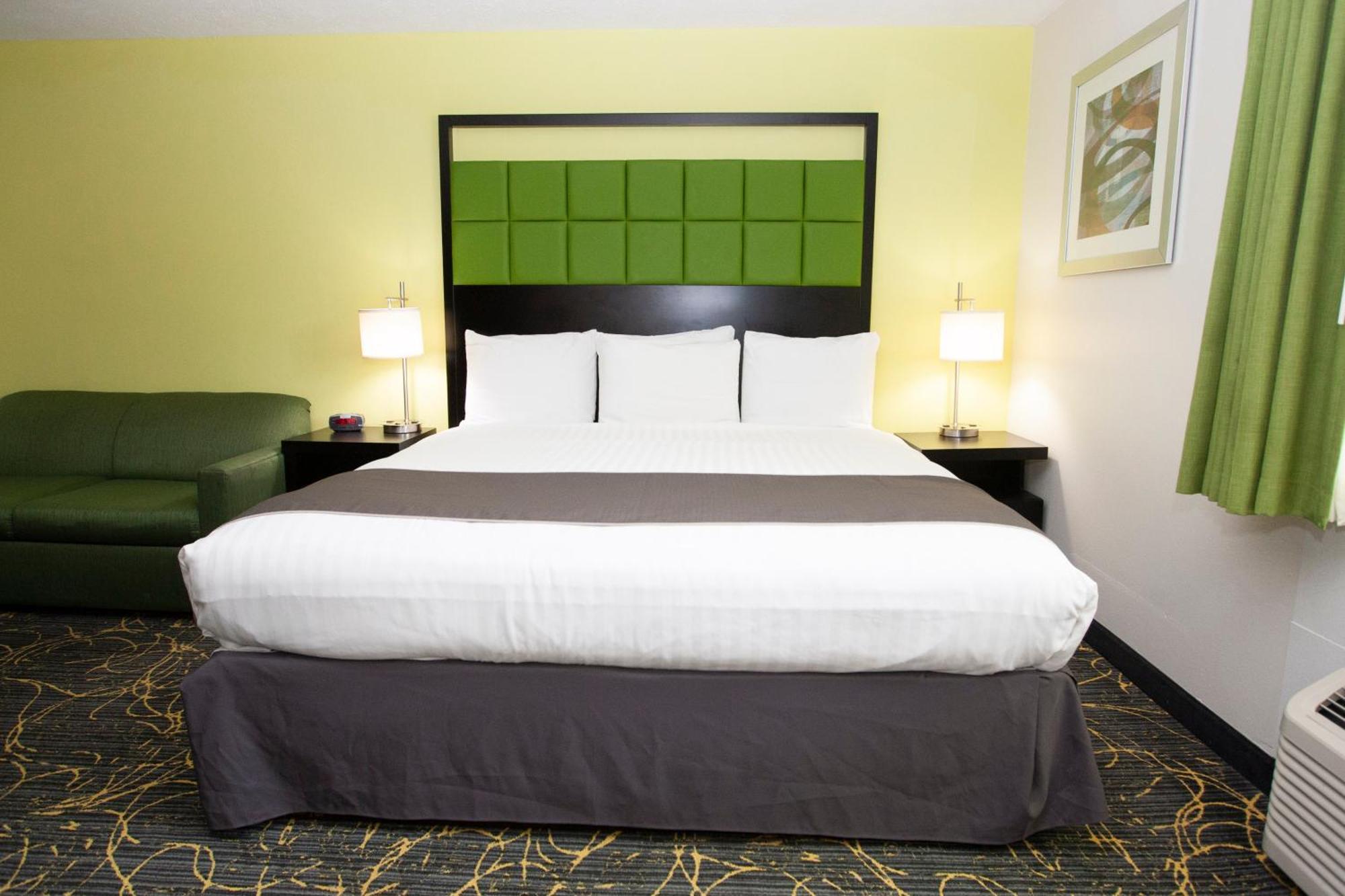 Americinn And Suites By Wyndham Delafield-Waukesha-Milwaukee Ngoại thất bức ảnh