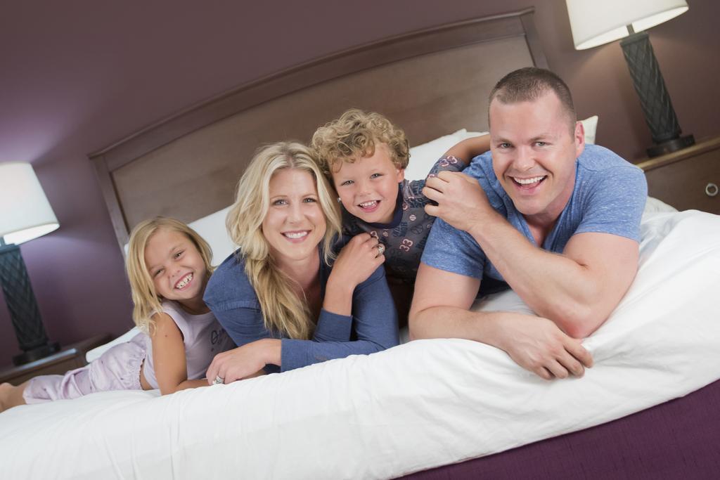 Americinn And Suites By Wyndham Delafield-Waukesha-Milwaukee Ngoại thất bức ảnh