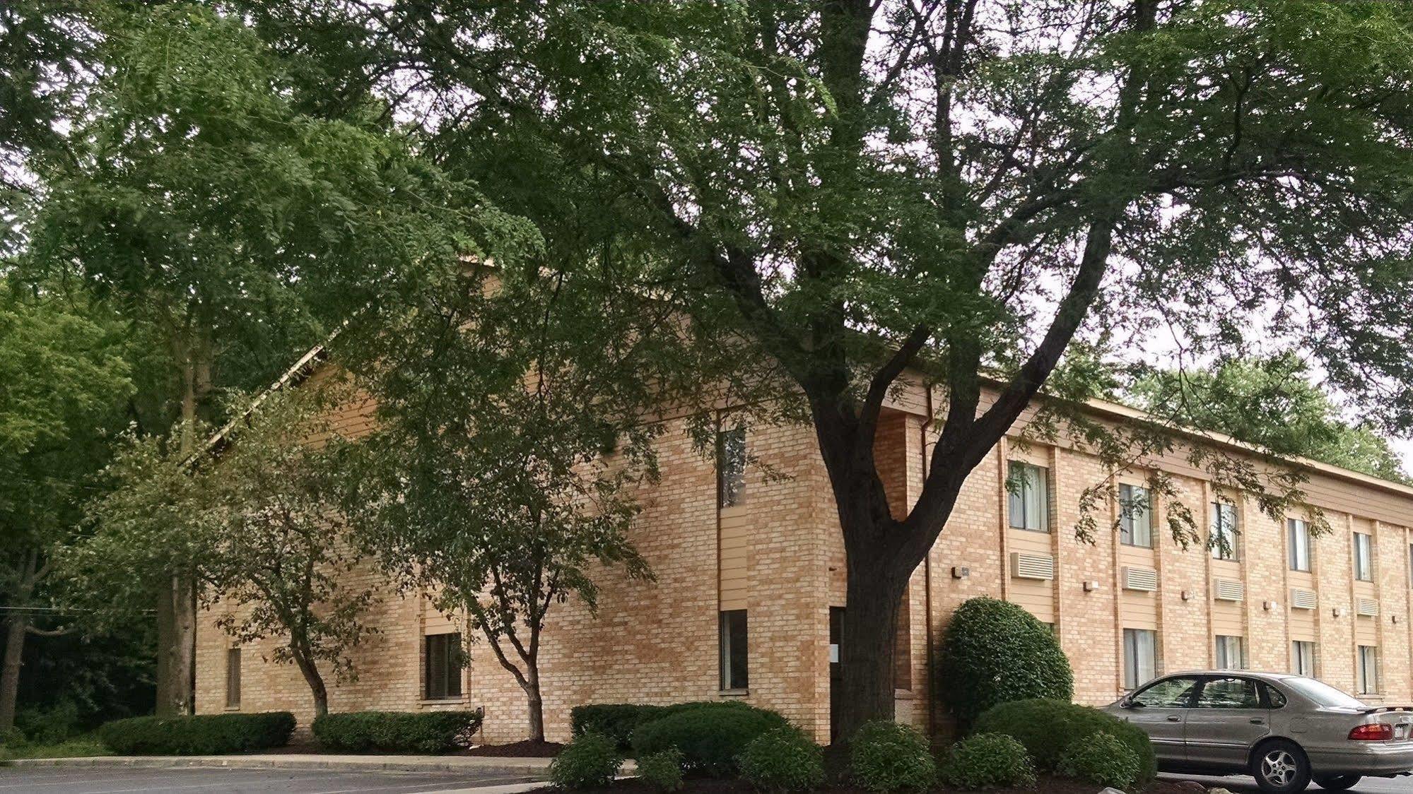 Americinn And Suites By Wyndham Delafield-Waukesha-Milwaukee Ngoại thất bức ảnh